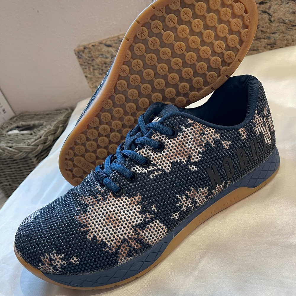 NOBULL Dark Floral Training Shoes Size 9